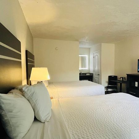 Clarion Inn & Suites Kissimmee-Lake Buena Vista South Eksteriør bilde