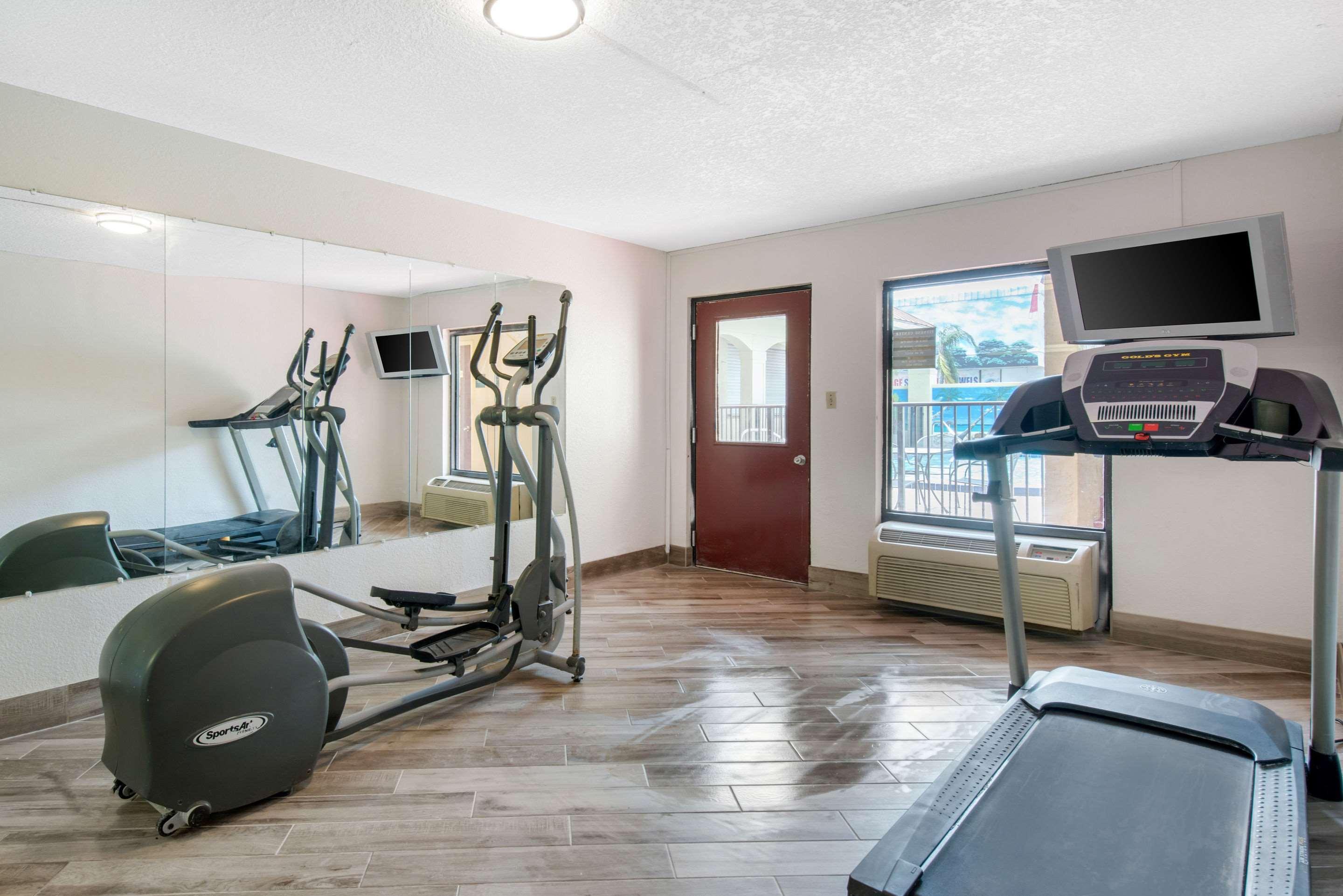 Clarion Inn & Suites Kissimmee-Lake Buena Vista South Eksteriør bilde