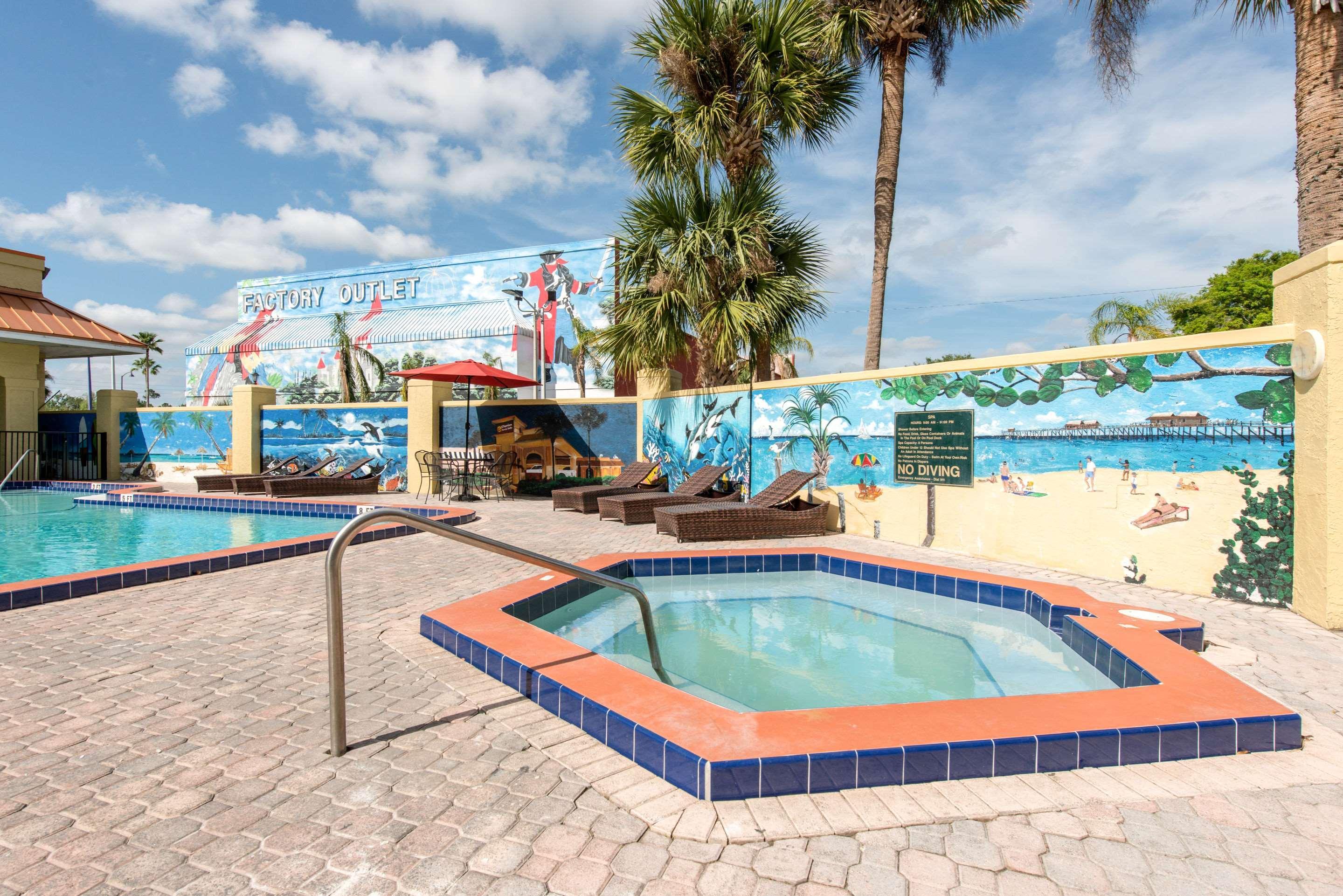 Clarion Inn & Suites Kissimmee-Lake Buena Vista South Eksteriør bilde