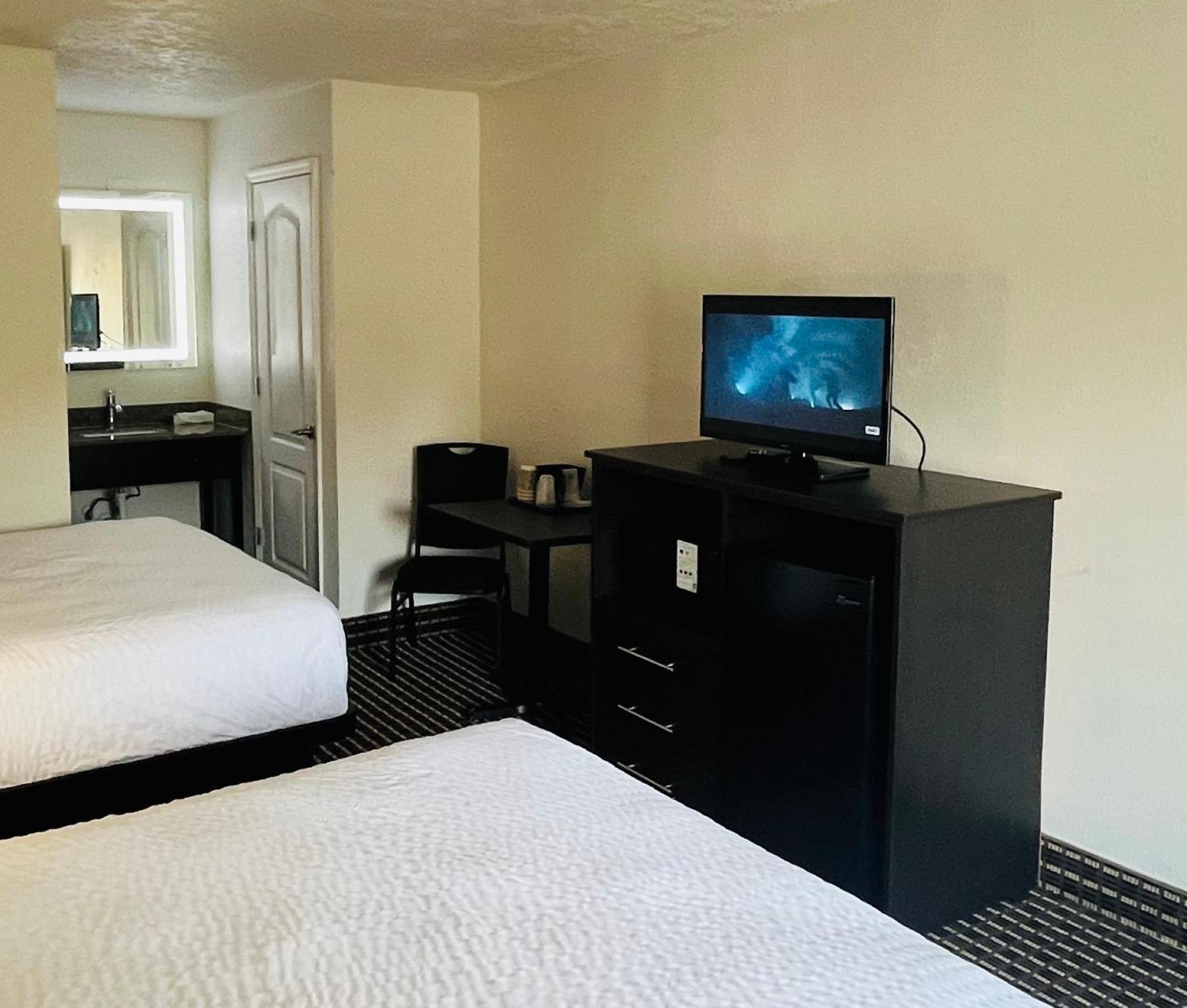 Clarion Inn & Suites Kissimmee-Lake Buena Vista South Eksteriør bilde