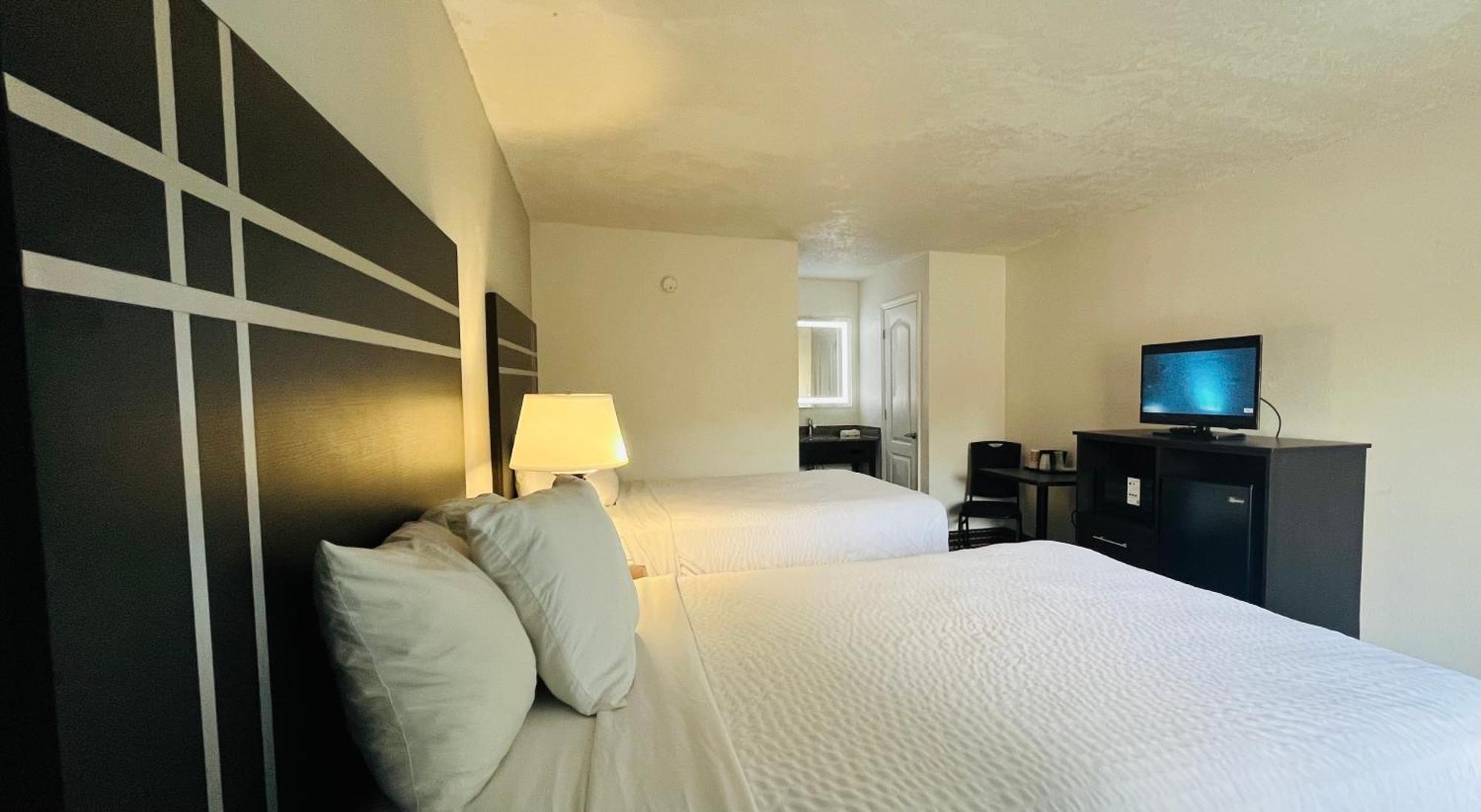 Clarion Inn & Suites Kissimmee-Lake Buena Vista South Eksteriør bilde