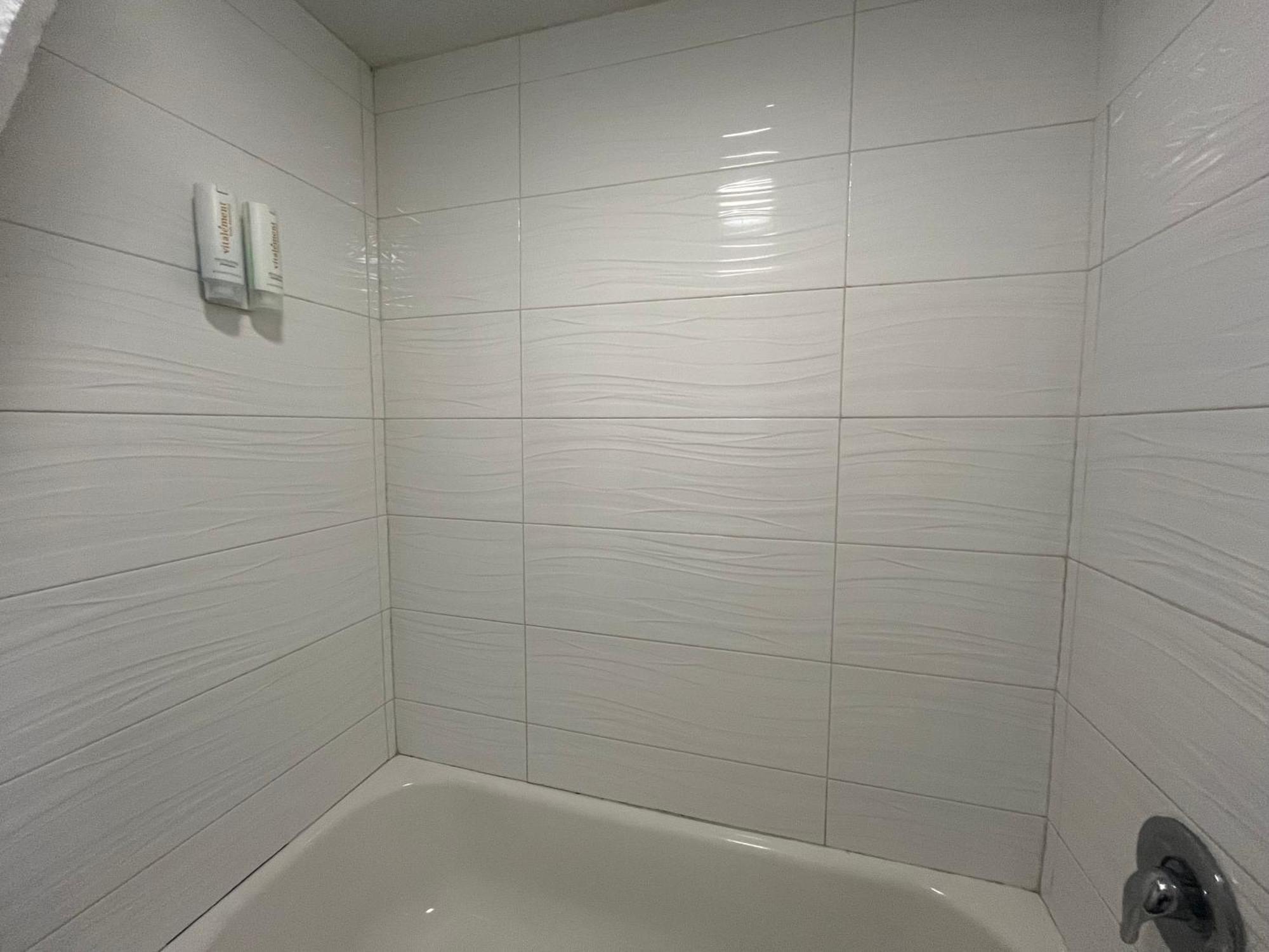 Clarion Inn & Suites Kissimmee-Lake Buena Vista South Eksteriør bilde