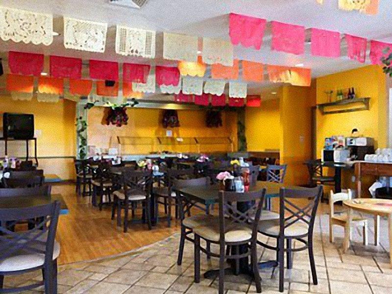 Clarion Inn & Suites Kissimmee-Lake Buena Vista South Restaurant bilde