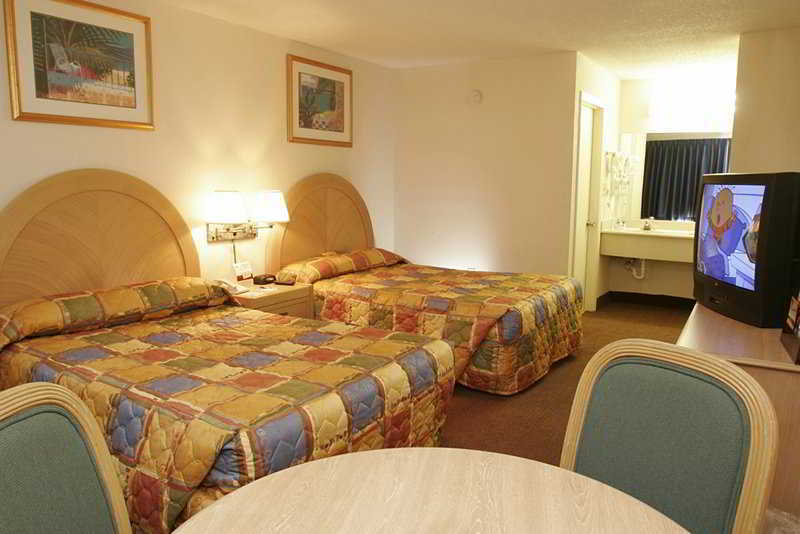 Clarion Inn & Suites Kissimmee-Lake Buena Vista South Eksteriør bilde